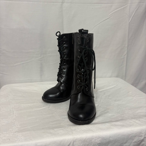etc! Shoes - Black Lace-Up Women's Combat Boots size 7/8